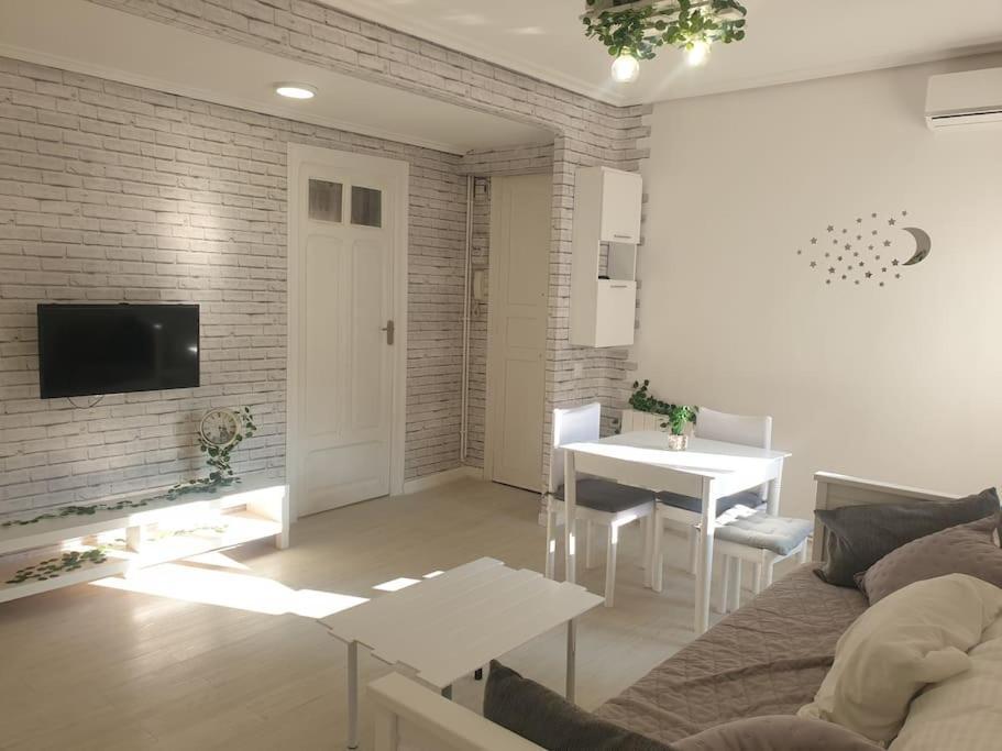 Apartamento Eguzkilore. Logrono Ngoại thất bức ảnh